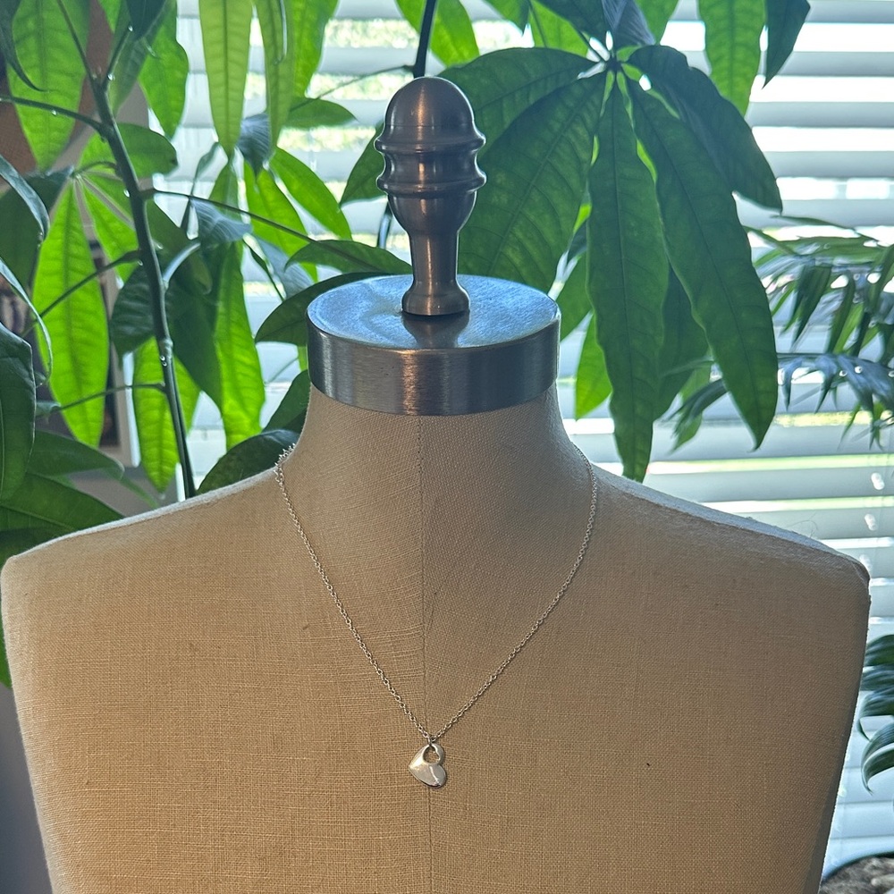 Elegant Silver Heart Pendant Necklace